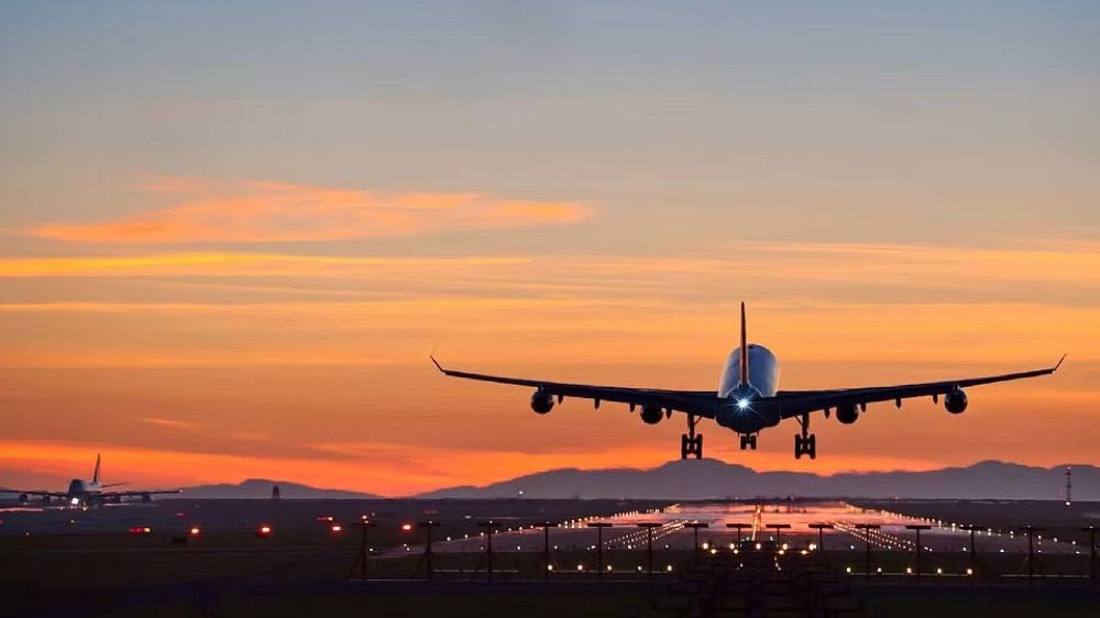 Panel fines airlines firm for flight delay Panel fines airlines firm for flight delay