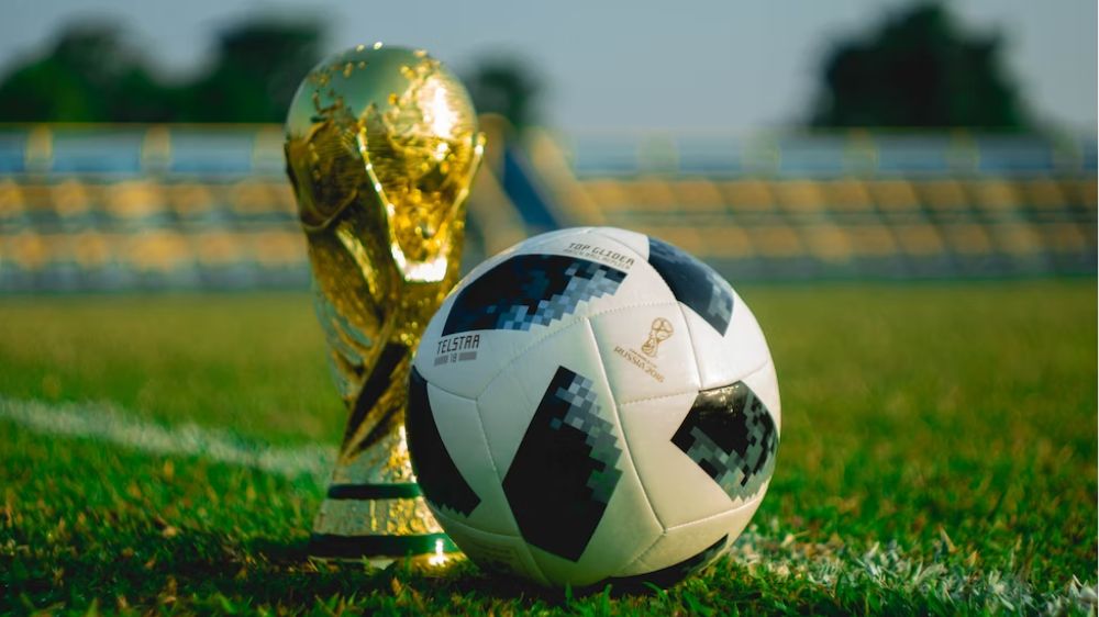 Lazio cement second spot with 3-0 win over Spezia