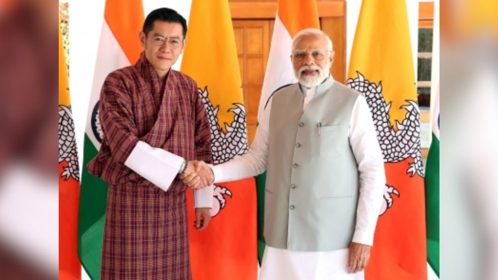 Modi meets Bhutan King, assures support to extend credit facility