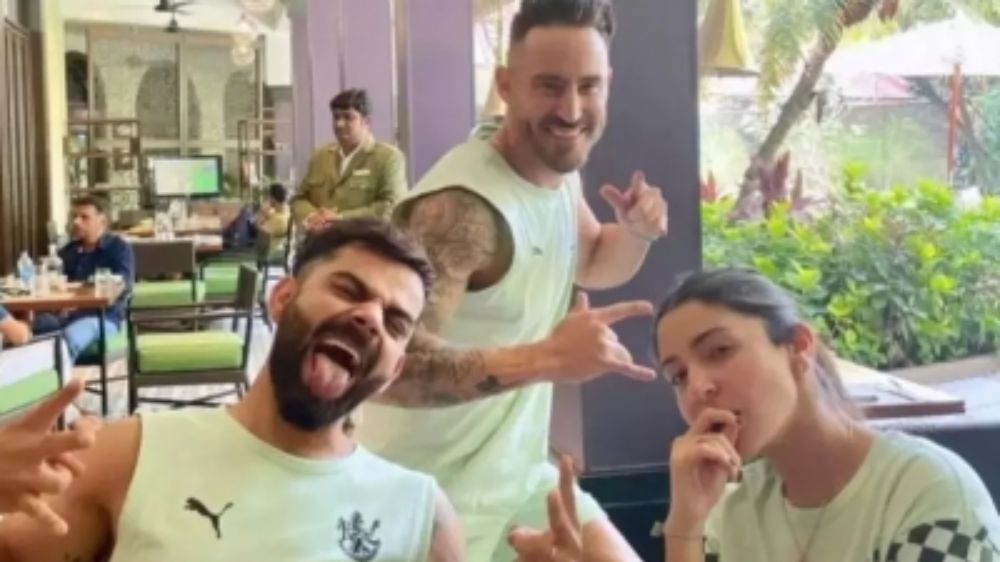 Virushka poses with Faf du Plessis, calls it fresh lime soda band Virushka poses with Faf du Plessis, calls it fresh lime soda band