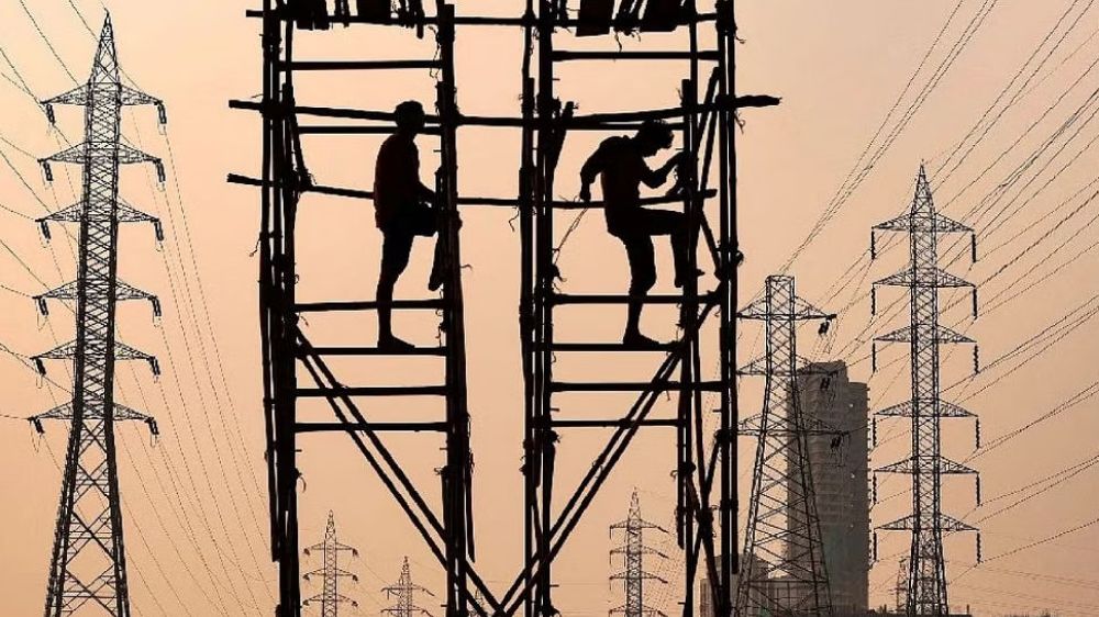 Irked by lack of power supply, ryots  in Vandavasi