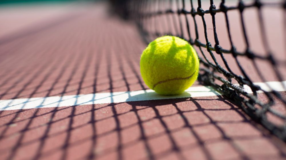 Sinner outlasts Alcaraz in duel to reach Miami final