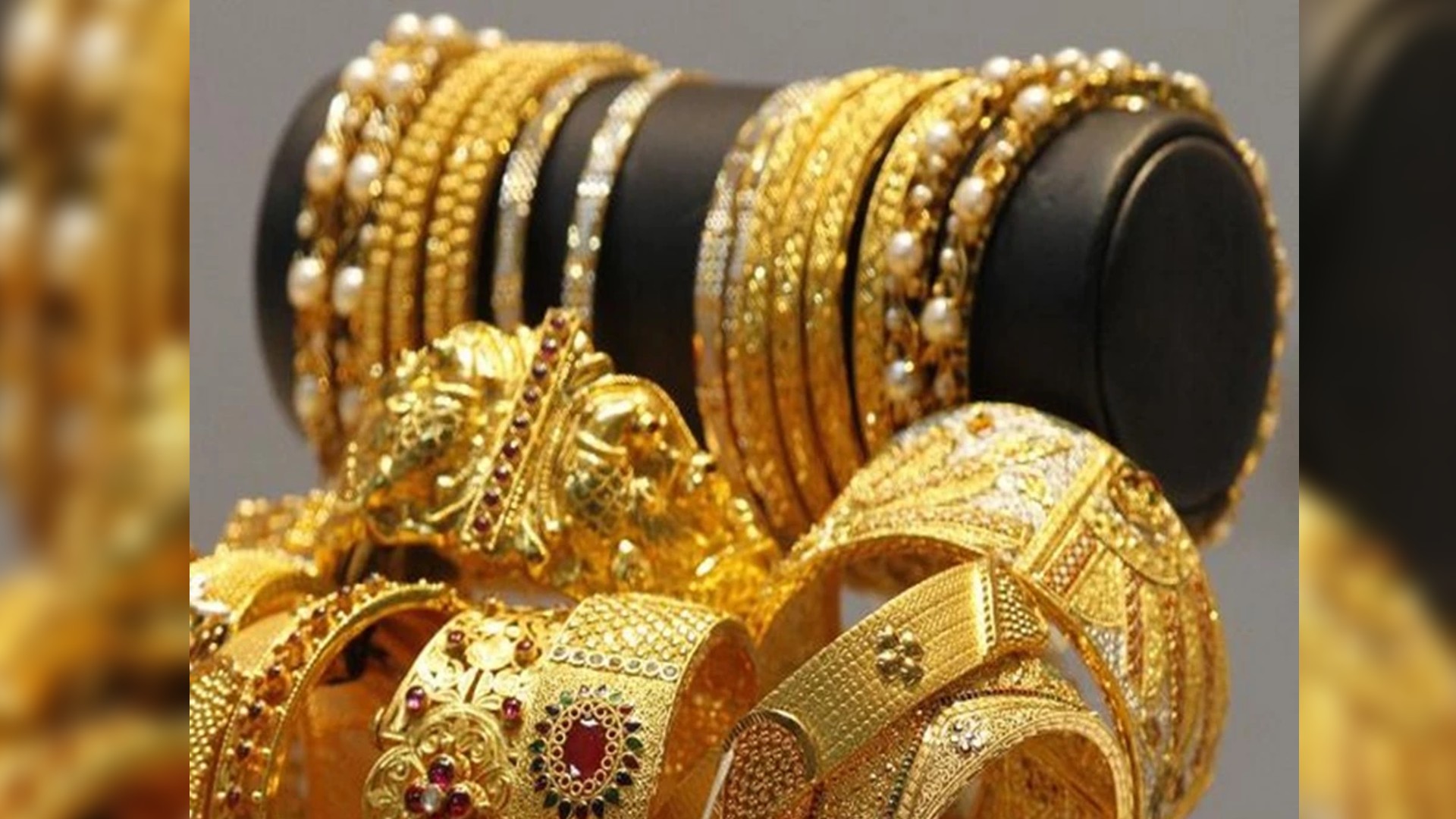 Gold imports dip 30 pc to USD 31.8 bn in Apr-Feb 2023