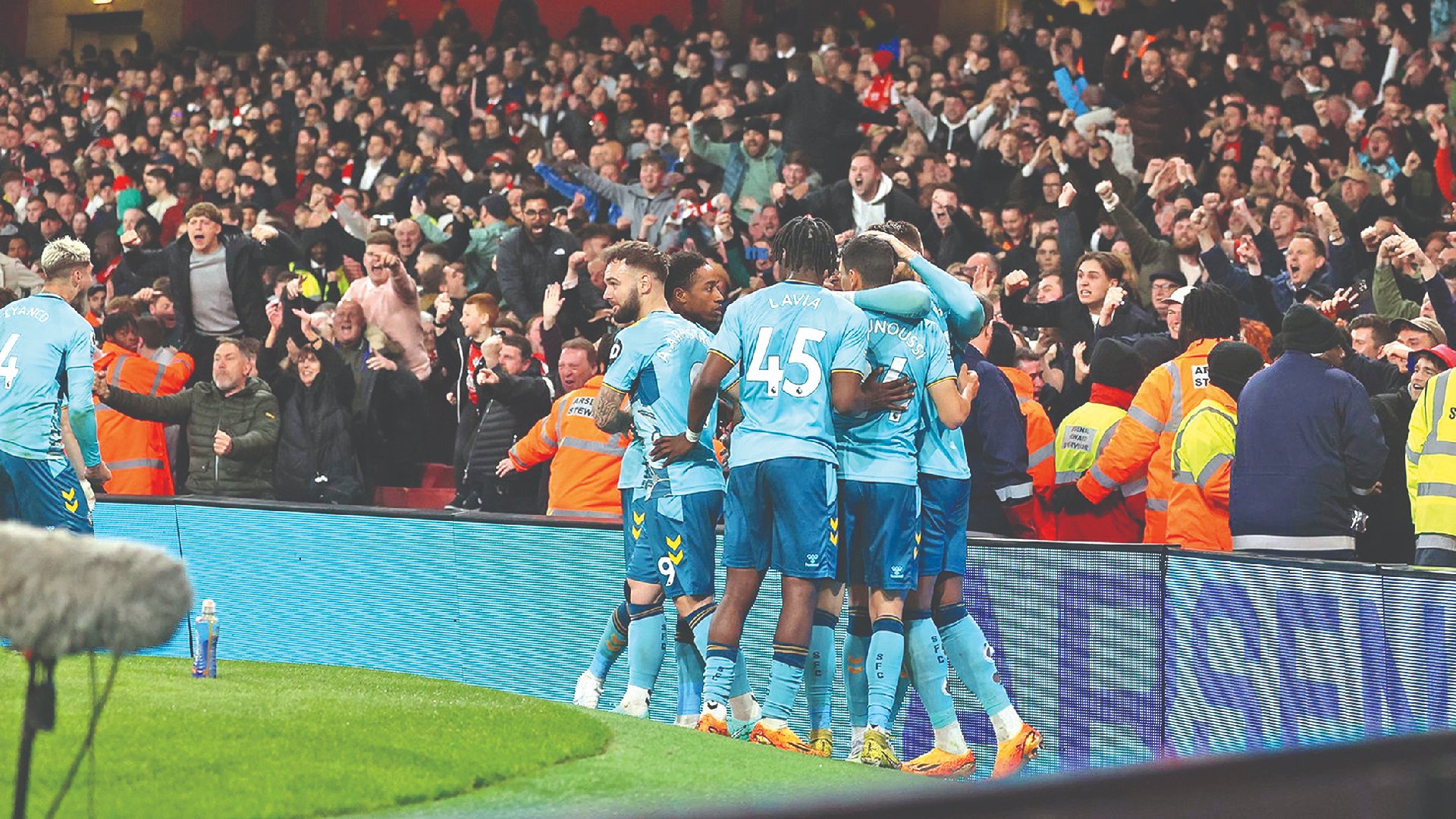 Arsenal stages late escape to snatch 3-3 draw, but title hopes hit