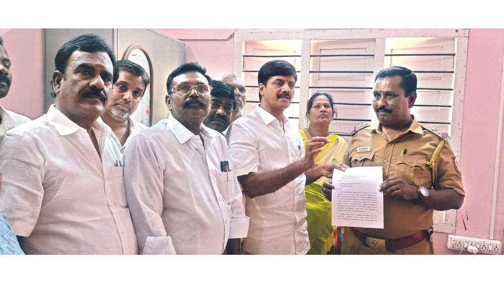 DMK man insulted EPS, says AIADMK complaint