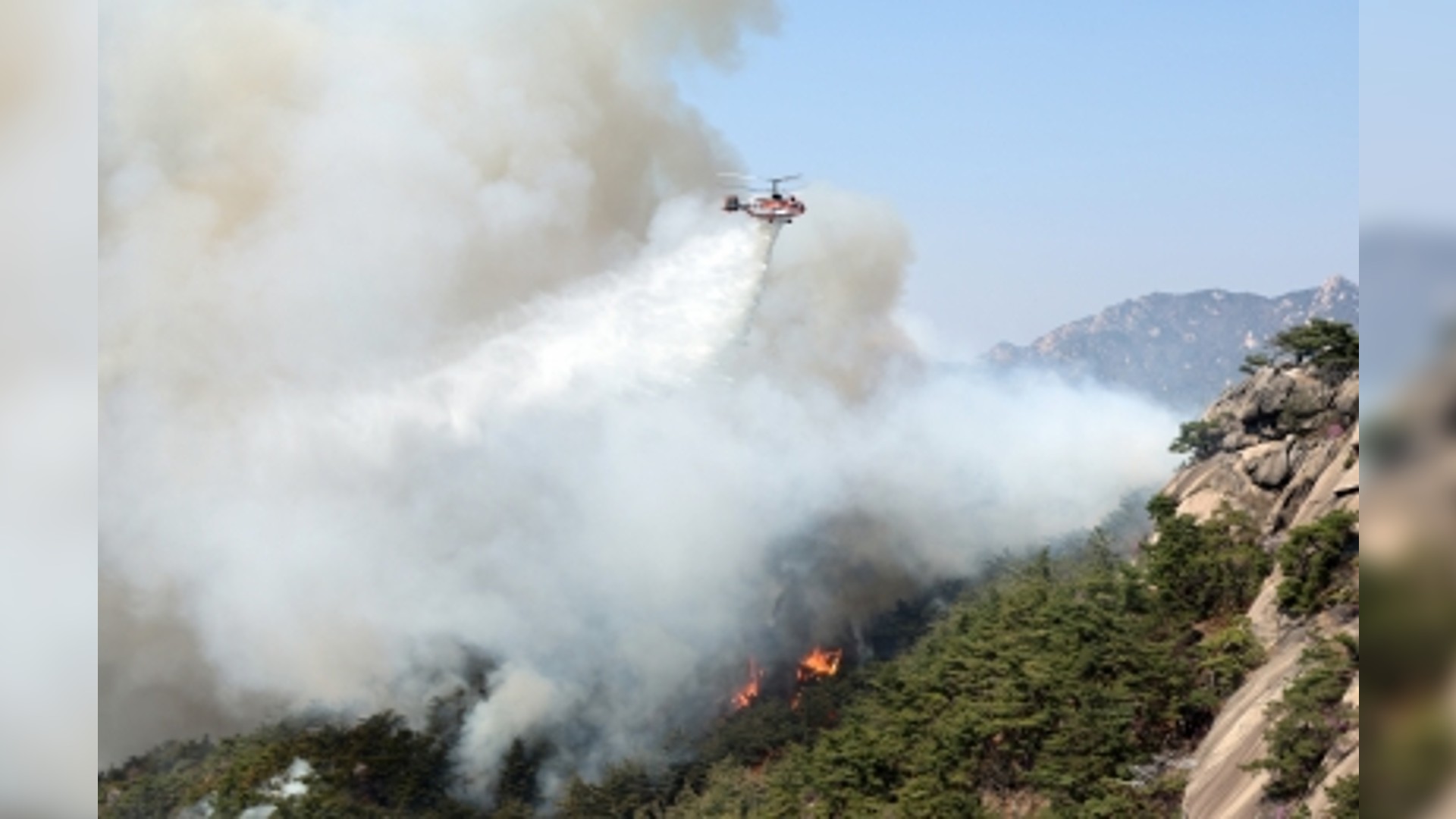 Firefighters battle wildfires in S.Korea for 3rd day