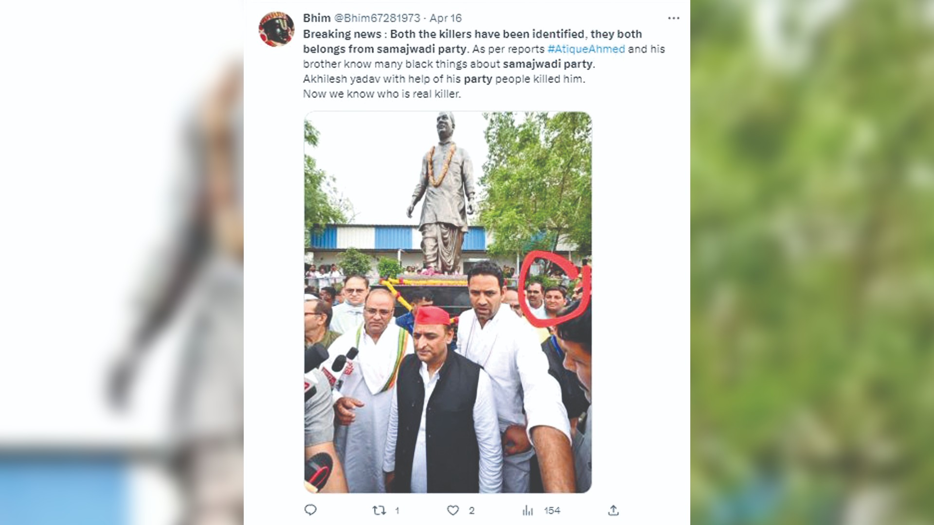 DeTect: Akhilesh not seen with murder-accused in viral photo