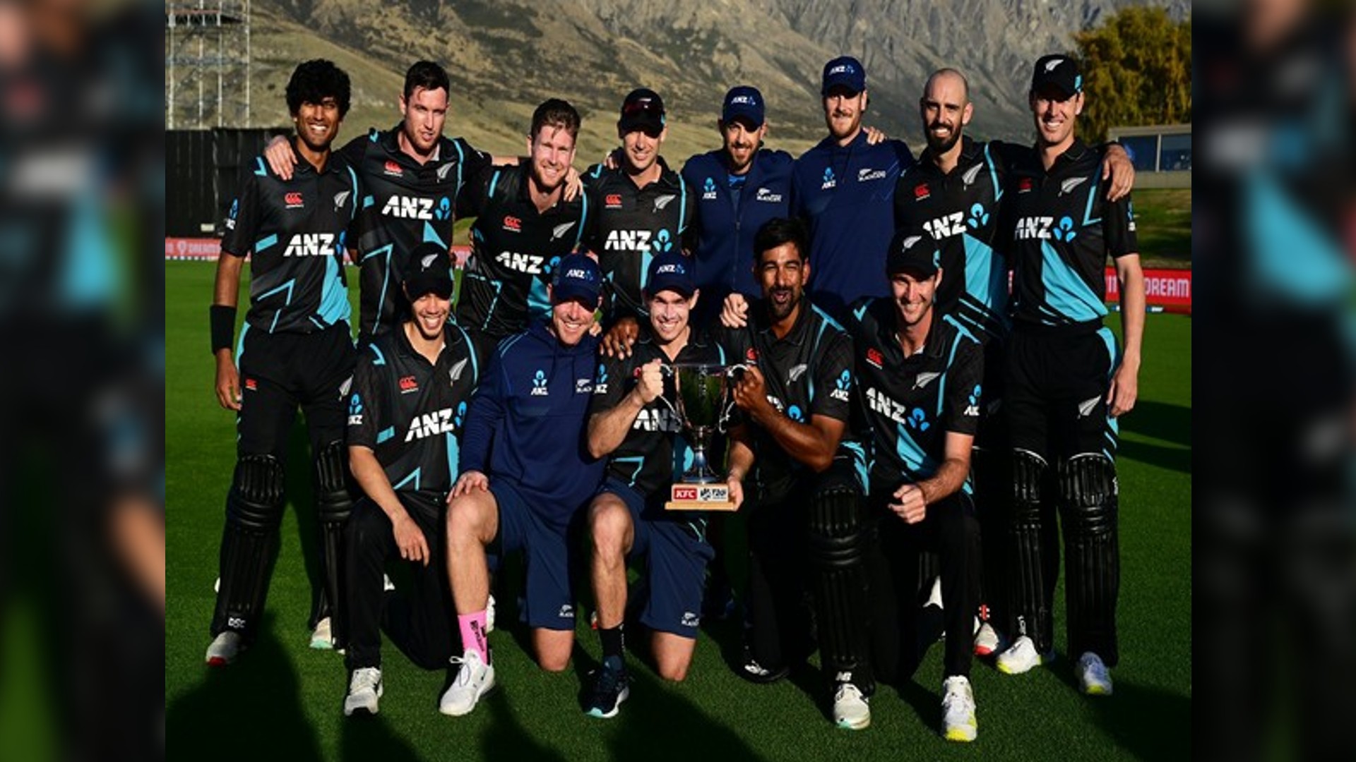 New Zealand clinch T20I series 2-1 with 4-wicket win over Sri Lanka