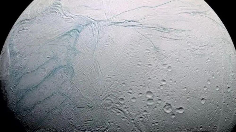 How Jupiter & Saturns icy moons got smooth terrain