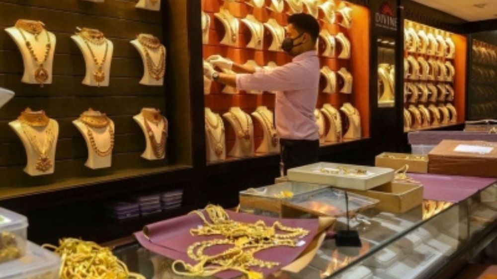 Gold at record high, to give investors 10-15% returns in FY24