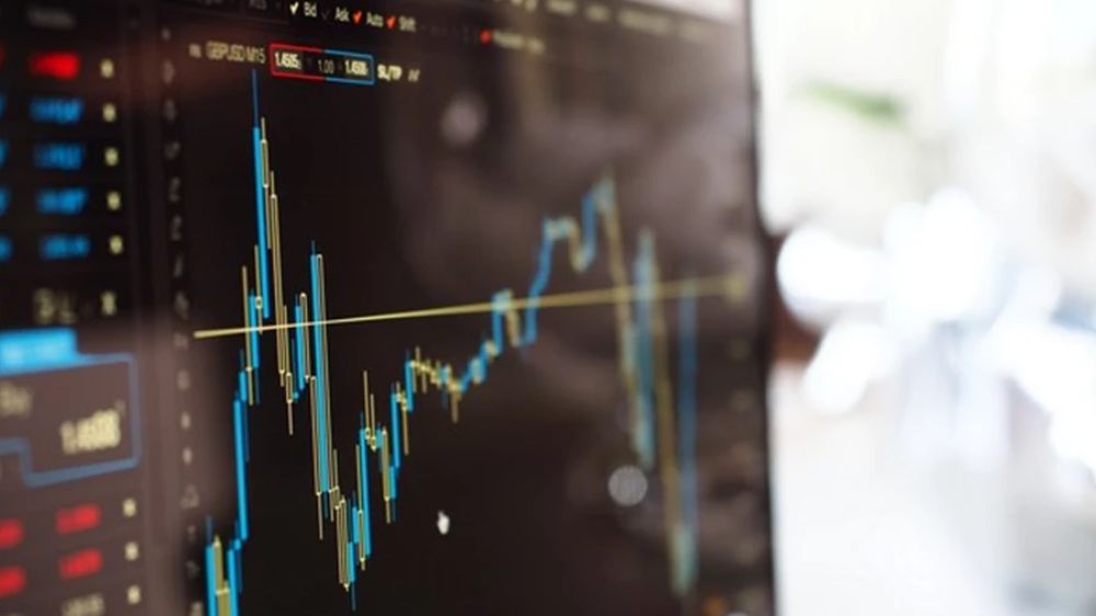 Stocks slide on U.S. debt ceiling and inflation woes