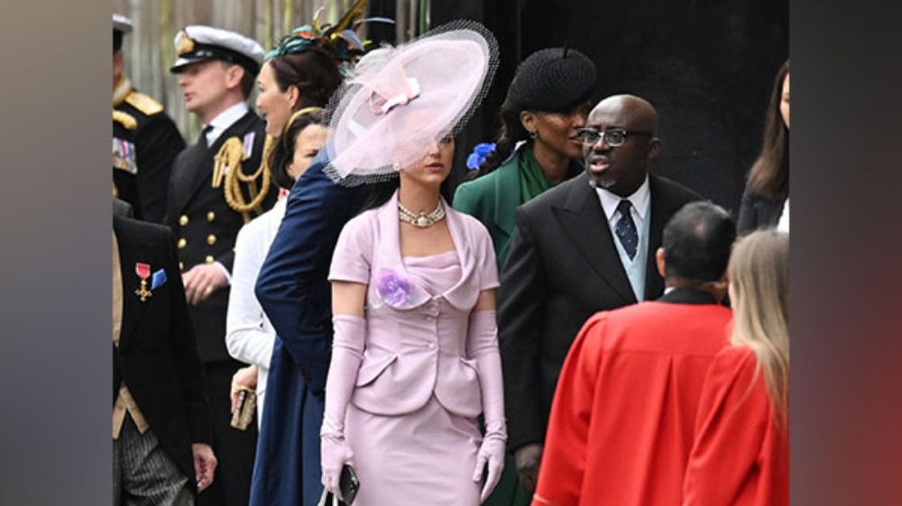 King Charles IIIs coronation: Perry searching for seat amuses Twitter