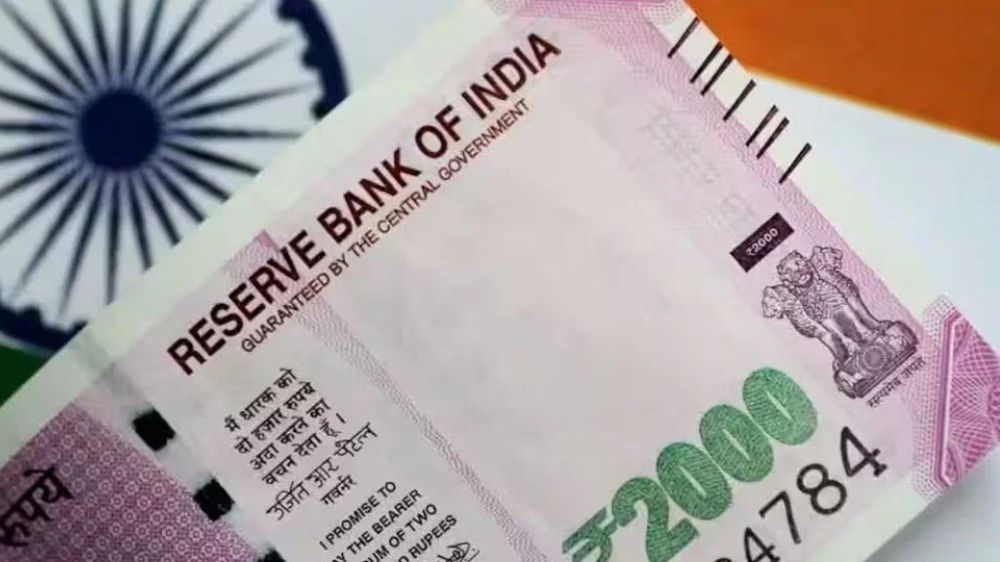 Day 2 of ₹2k exchange: Some bank branches run out of cash for swap