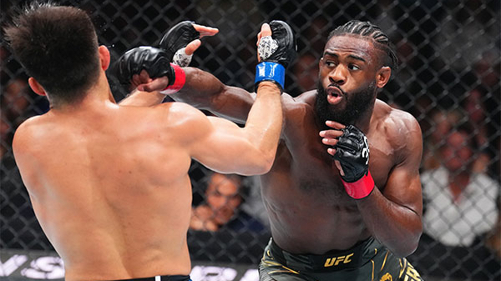 Aljamain Sterling retains bantamweight title with win over Henry Cejudo