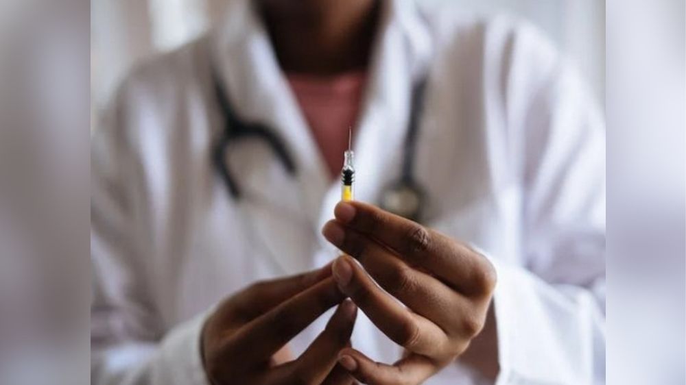 Two companies are conducting trials to develop dengue vaccine Two companies are conducting trials to develop dengue vaccine