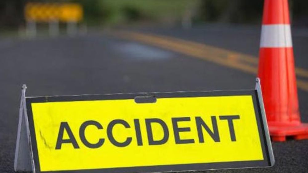 Staff bus overturns near Padappai, 14 injured Staff bus overturns near Padappai, 14 injured