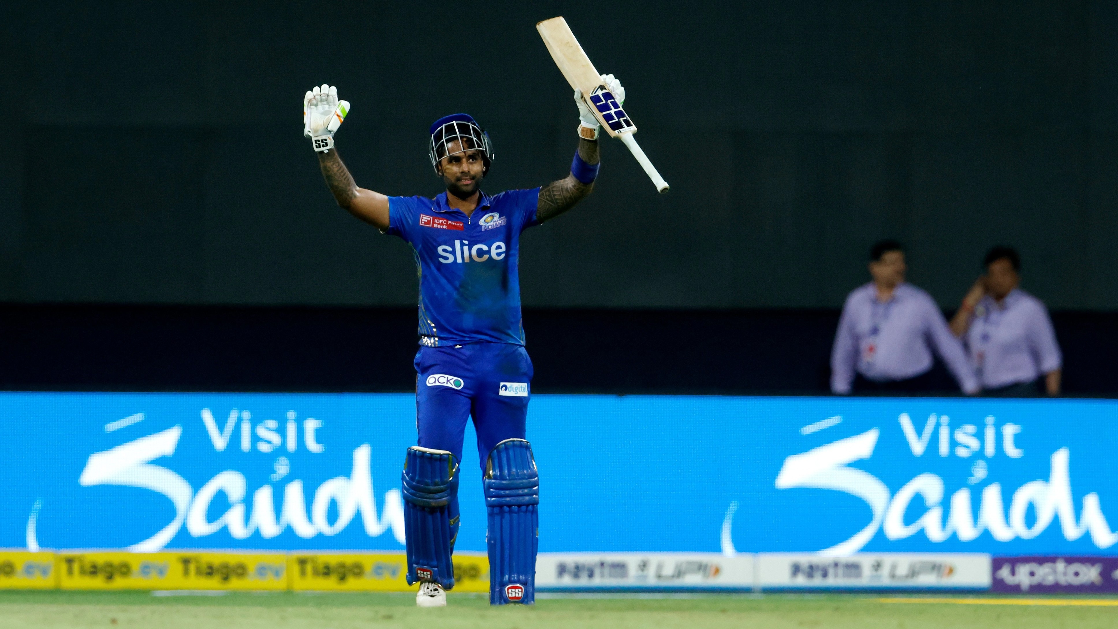 IPL 2023: MI beat RCB by six wickets