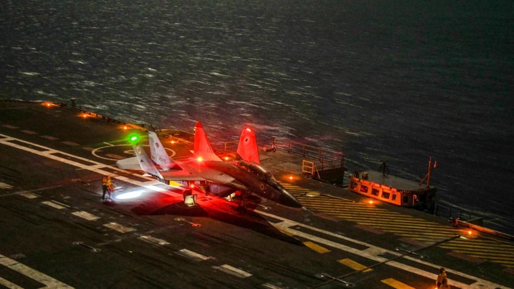 MiG-29K fighter makes maiden night landing on INS Vikrant