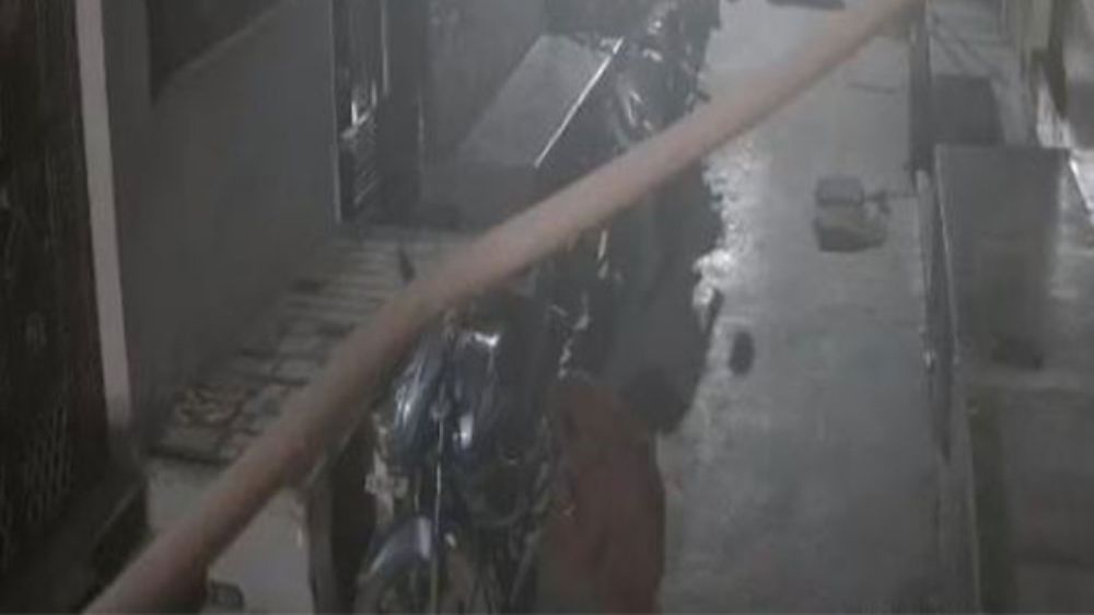 Woman sets bike on fire in Delhi; later caught by police