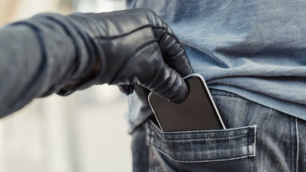 Koyambedu police trace 85 stolen phones, return them to owners