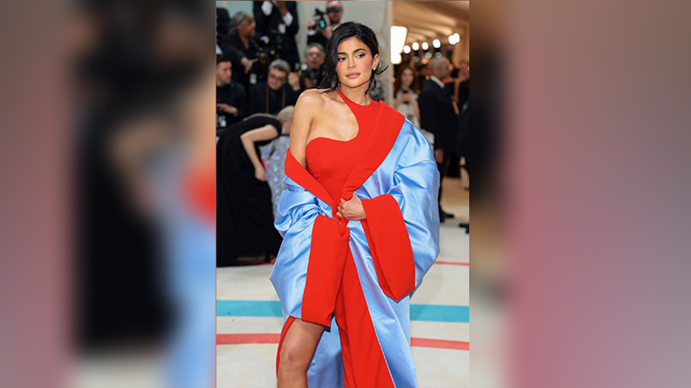 Met Gala 2023: Kylie Jenner looks red hot in a thigh-high slit gown