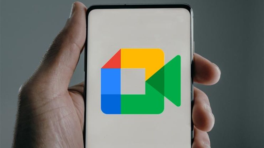 Google Meets new feature lets admins provide custom background pics