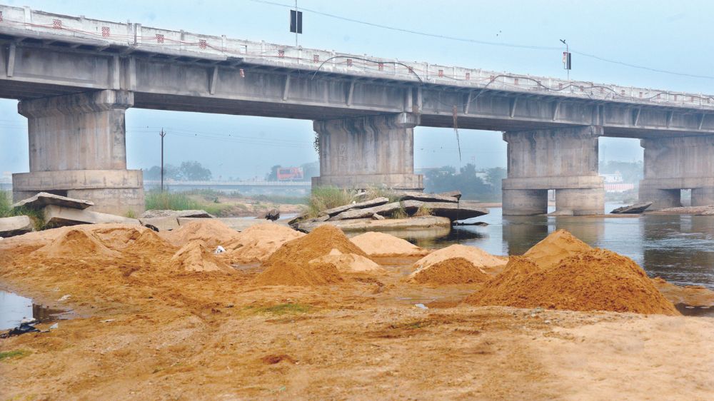 Pillaging of Palar continues unabated