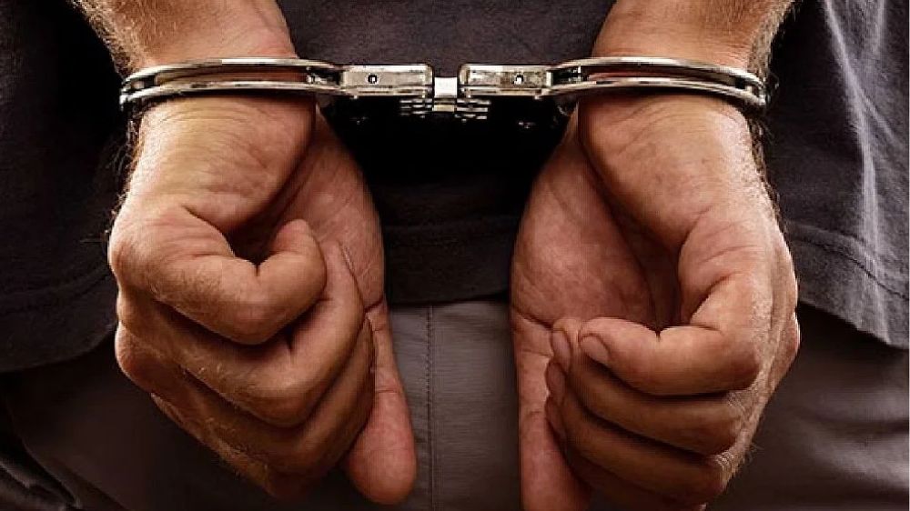 Nellai passport fraudster held at airport Nellai passport fraudster held at airport