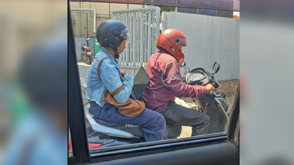 Watch: When life gives you traffic, make it a mobile workstation!