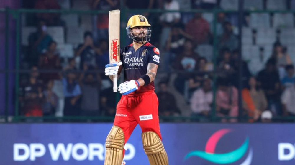 Kohli, Lomror guide RCB to 181/4 against DC