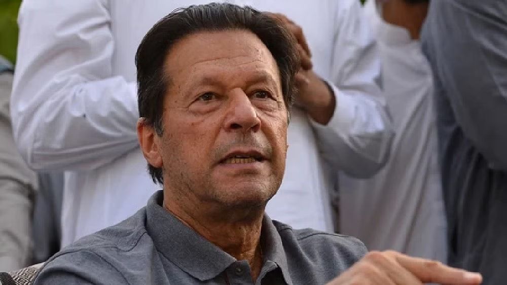 Pakistans anti-corruption body grills Imran Khan for over 2 hours
