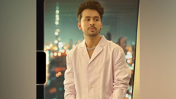 Tony Kakkar unveils new song Senorita first look poster