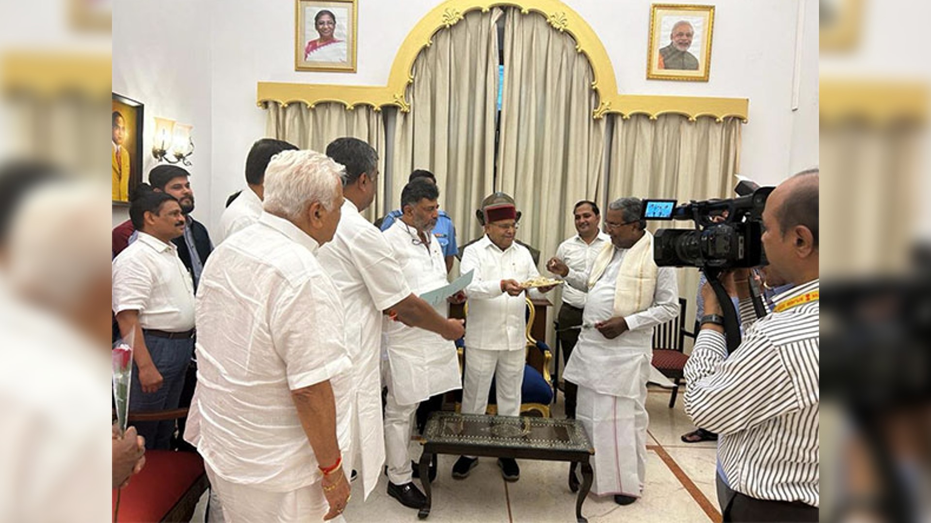 Guv Gehlot invites Siddaramaiah to take oath as Ktaka CM on May 20