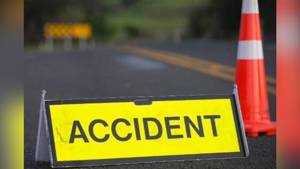 One killed, three girls injured as car skids off road in Virudhunagar