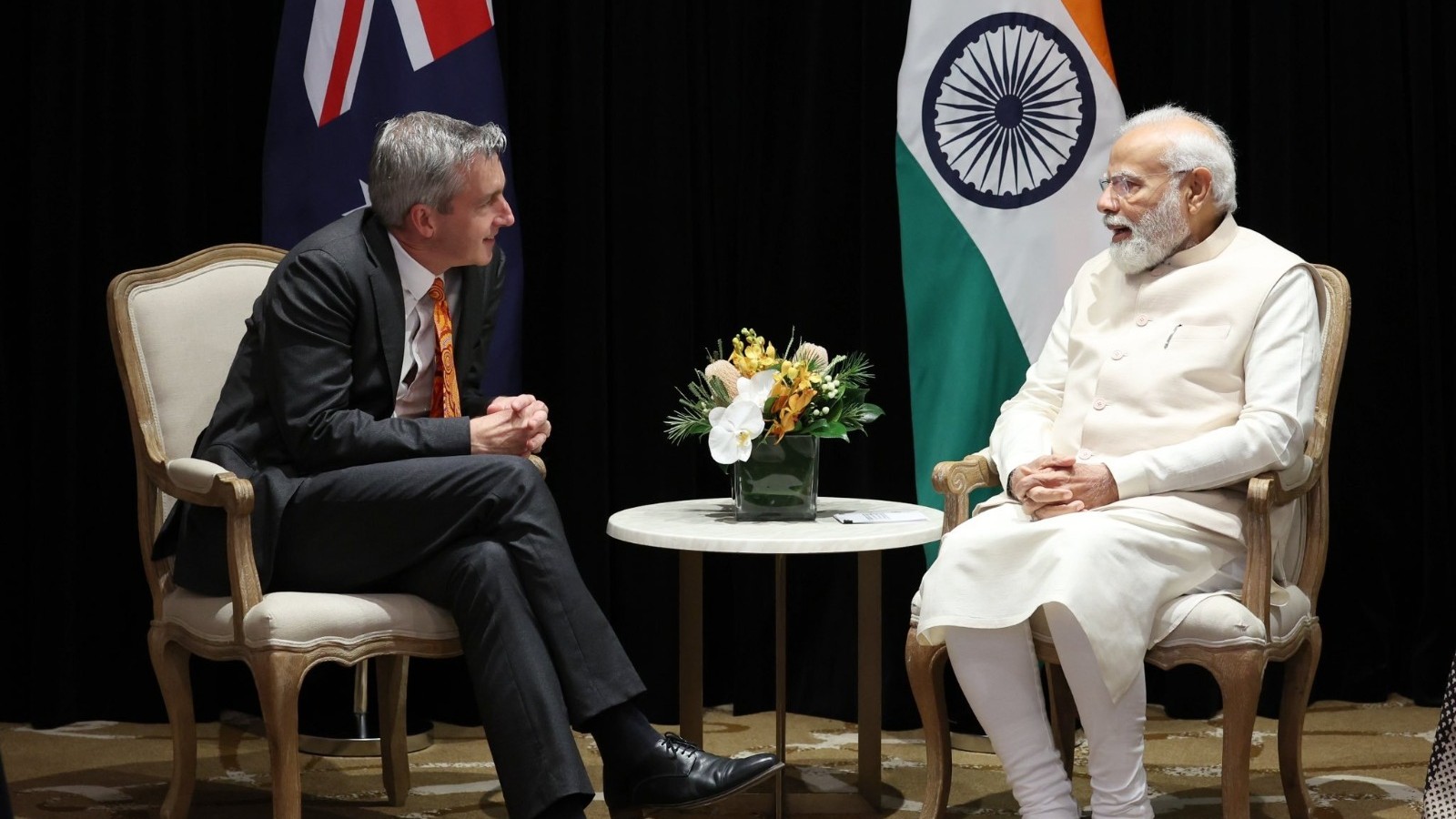Modi meets prominent Australian businessmen in Sydney; invites investments