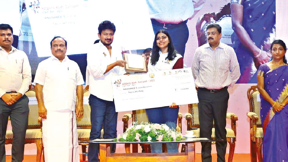 DT campus: SRM IHM student honoured for winning bronze in skills contest DT campus: SRM IHM student honoured for winning bronze in skills contest