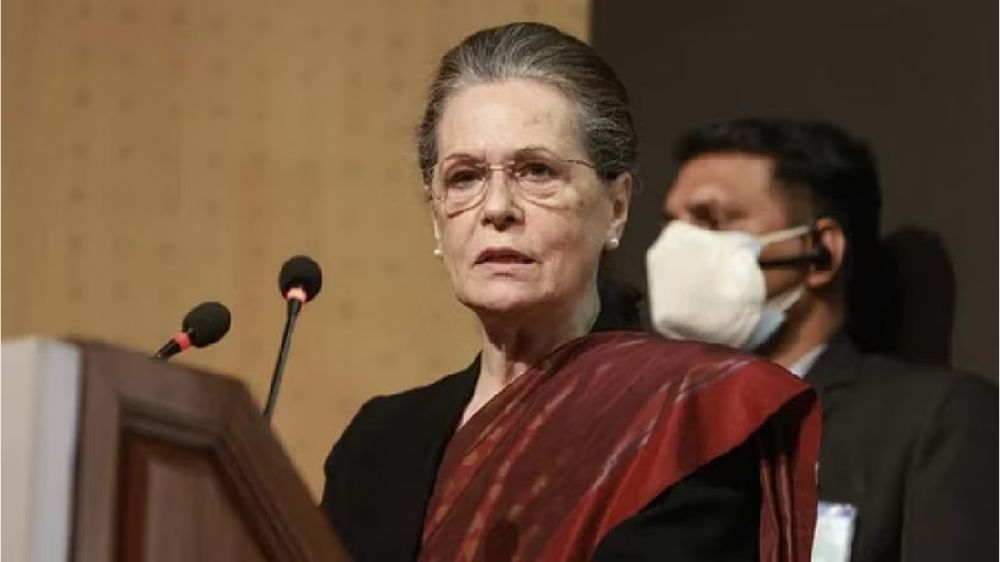 BJP files complaint with EC against Sonia over sovereignty row
