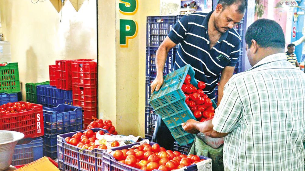 Traders at Koyambedu lose profits as veg rates continue to drop