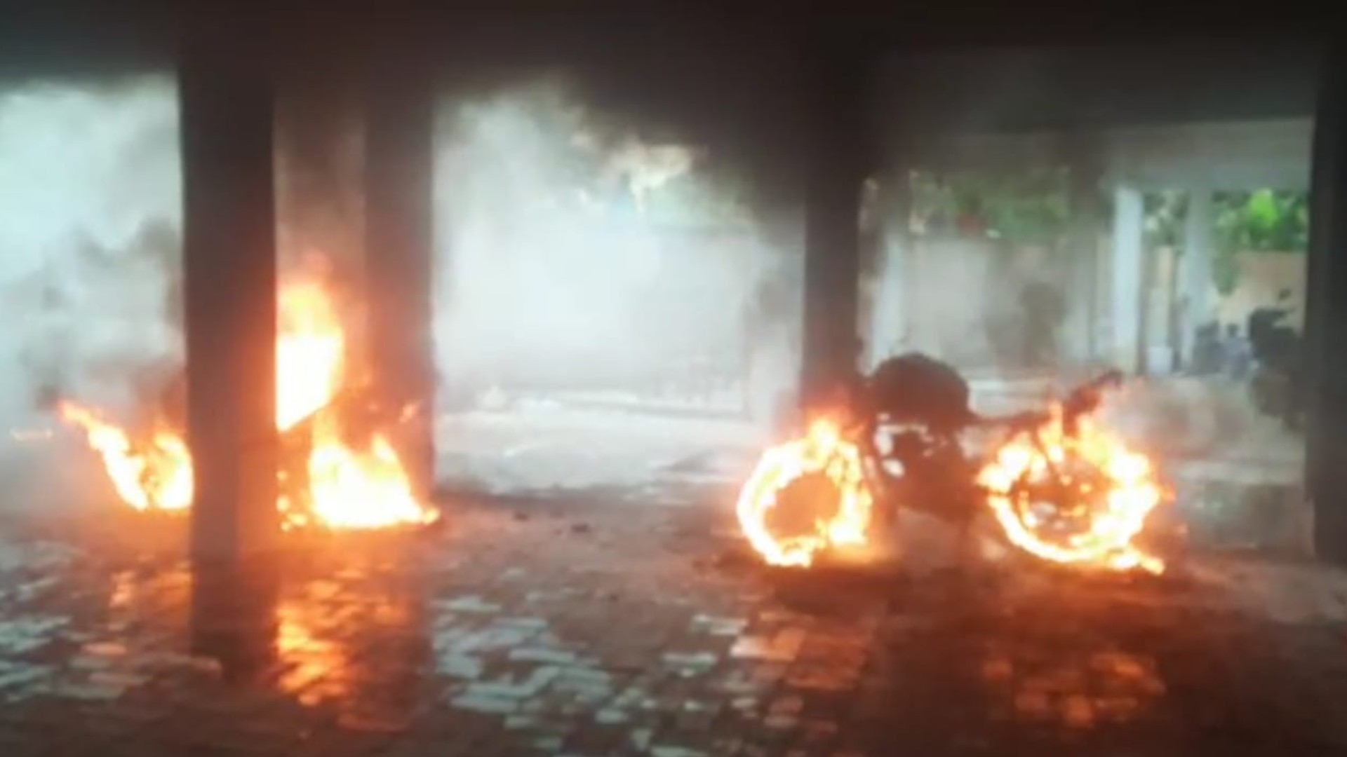 EB transformer blast in Tambaram: Several vehicles gutted in fire EB transformer blast in Tambaram: Several vehicles gutted in fire