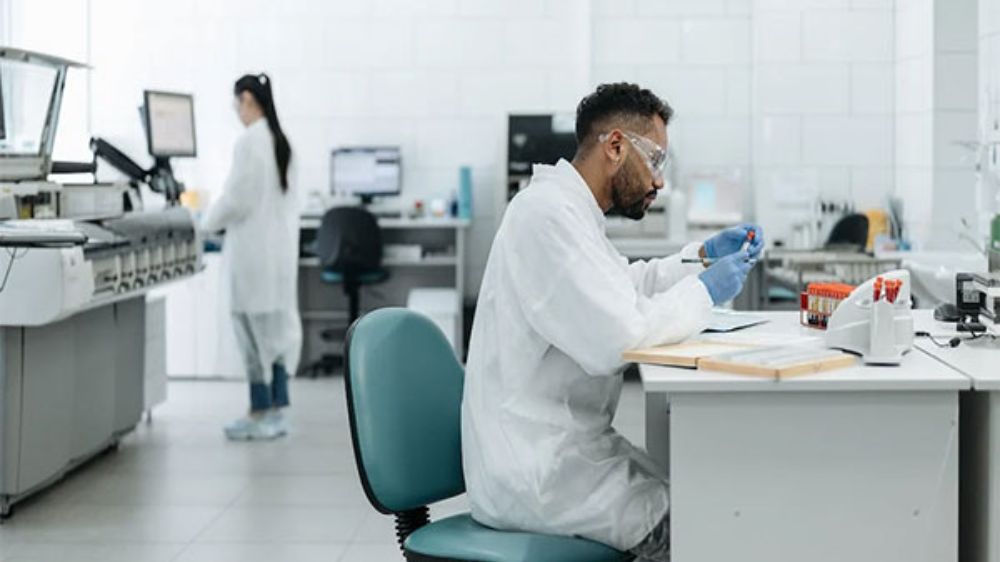 Study reveals how common virus can cause multiple sclerosis