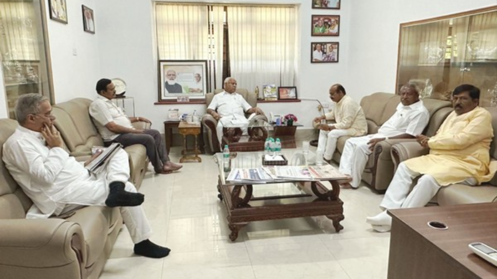 Ktaka elections: Key BJP meeting at Yeddyurappas residence in Bluru