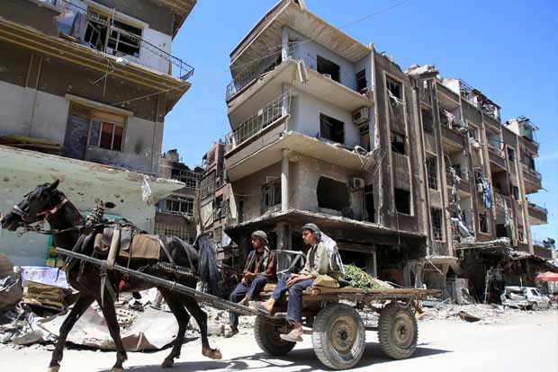 Chemical weapons experts enter site of attack in Syrian town