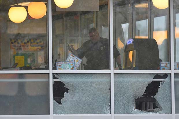 Nashville schools on tight security as hunt for Waffle House shooter continues Nashville schools on tight security as hunt for Waffle House shooter continues