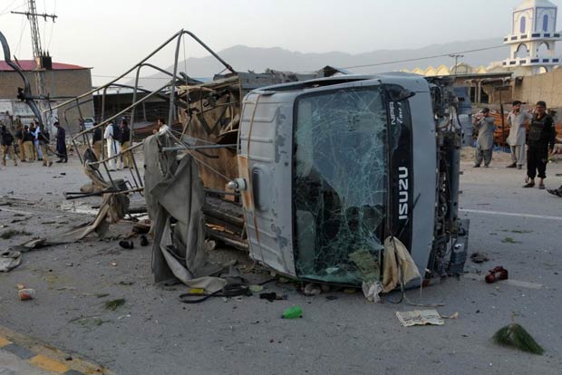 Three suicide attacks rock Quetta, killing six police