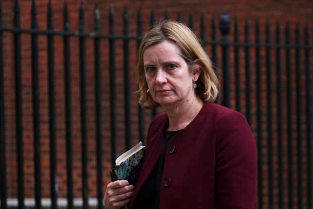 British Interior Minister refuses to quit over immigrants treatment