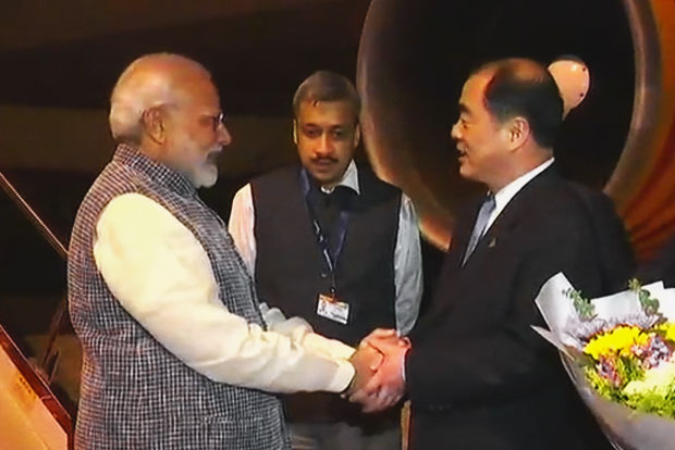 Modi in Wuhan, set for talks with Xi