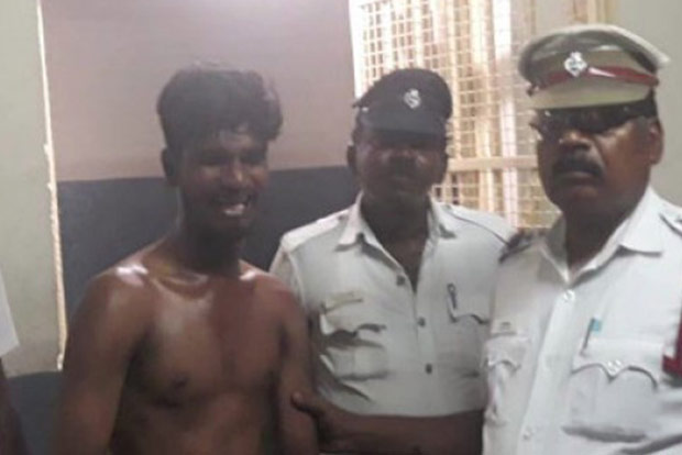 Traffic cops nab bag snatcher after chase