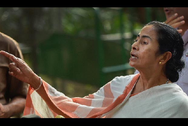 West Bengal Chief Minister Mamata Banerjee meets Kejriwal, discusses political strategy for 2019 polls