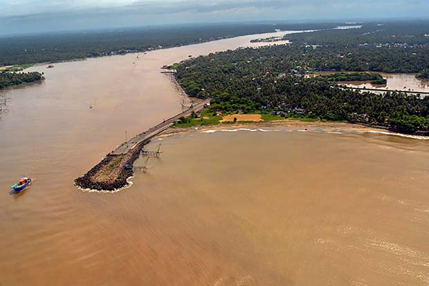 Centre announces Rs 100 crore immediate relief to Kerala