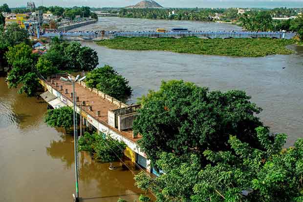 More TN villages,crops go under water with 13,569 people in relief camps
